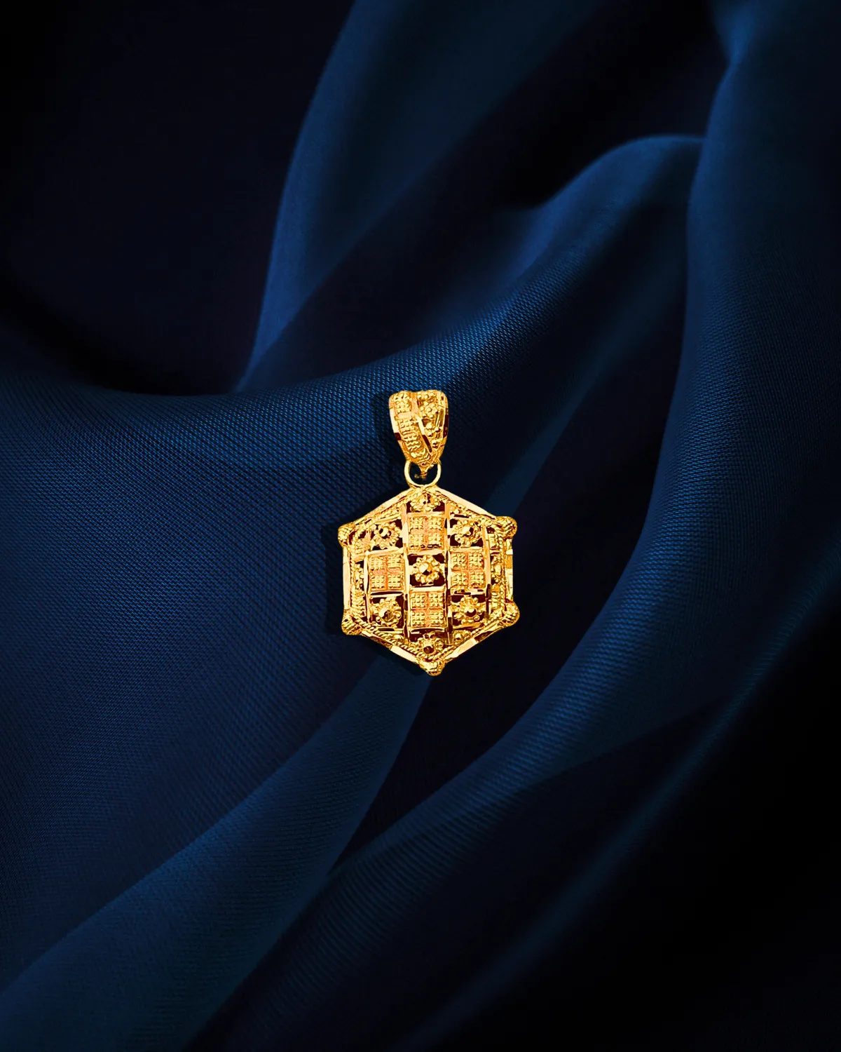 22 KT Gold Designer Hexagon Pendant Set (D108)