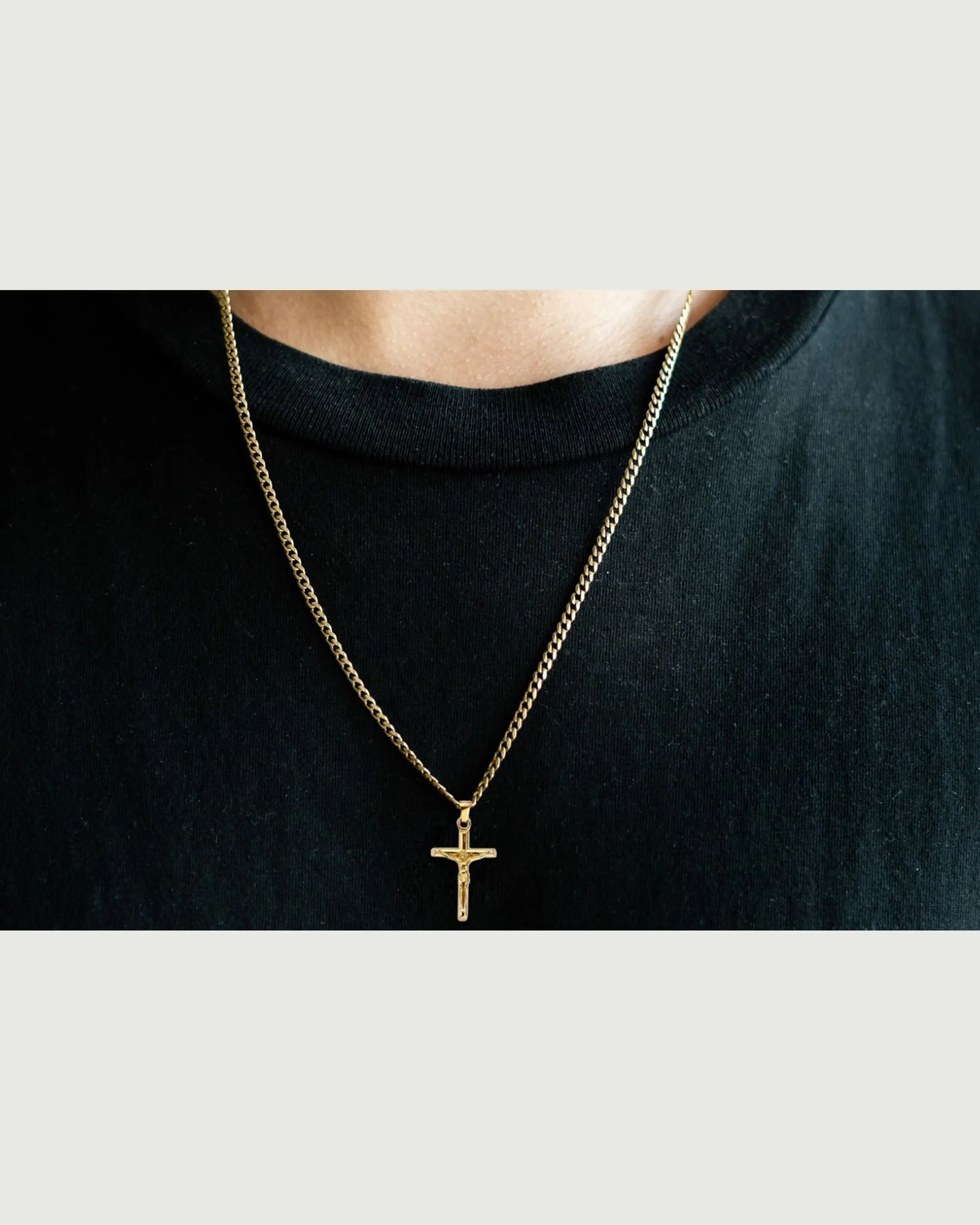 Cross Pendant Necklace | Gold