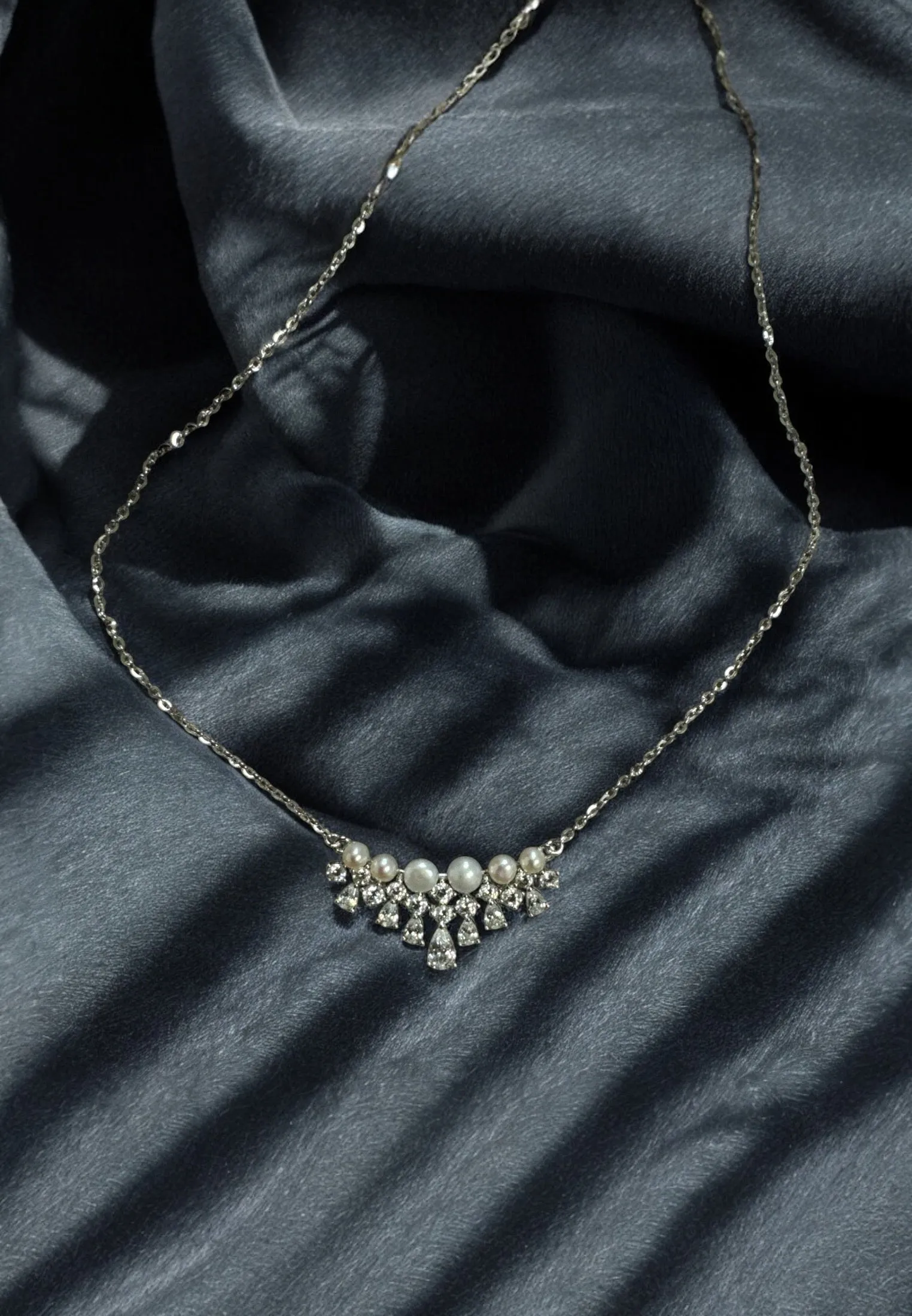 Lace And Pearls Necklace Silver
