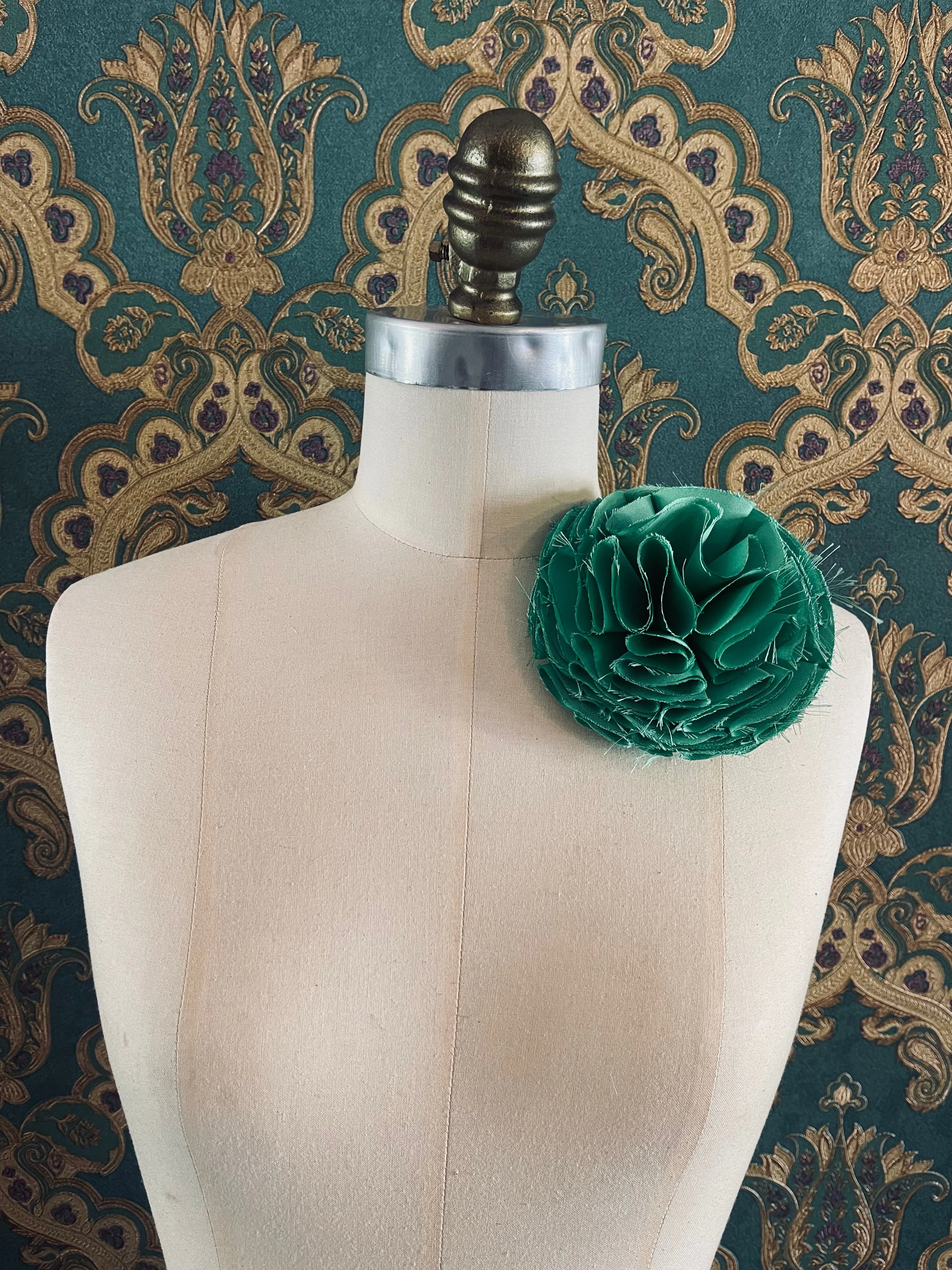 Pom Pon Flower Brooch - piccolo