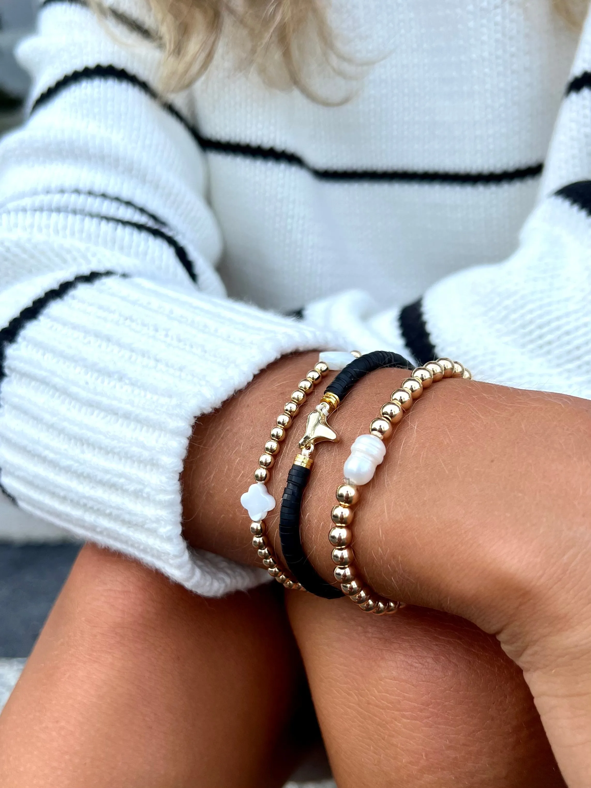 SHARK TOOTH HEISHI BRACELET