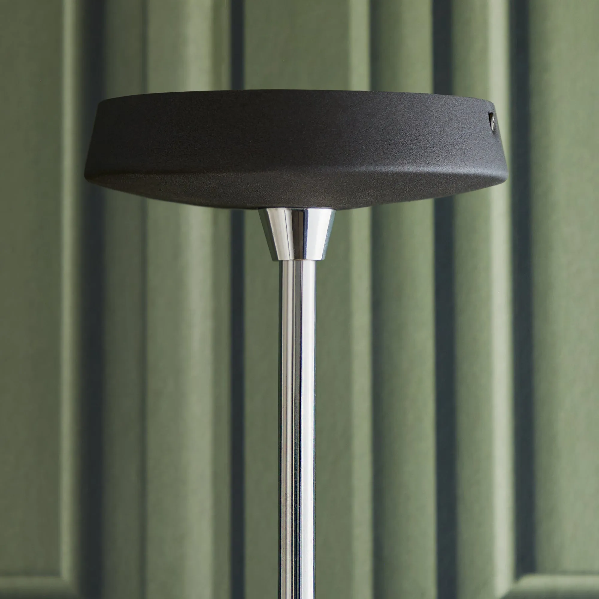 Sione pendant light in black